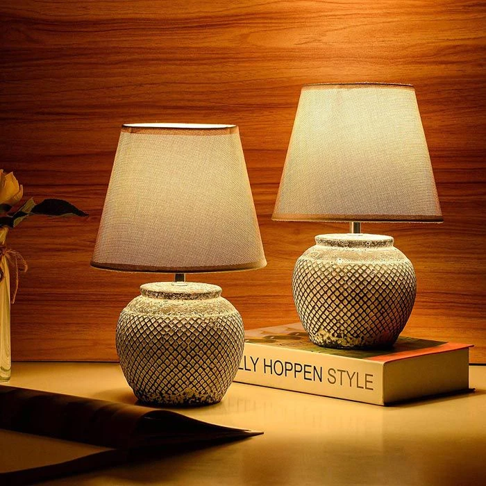 Schreibtischlampe BRUBAKER Grau, Leinenschrim, Keramik-Standfuß, 2 Stück 2 Schreibtischlampe BRUBAKER Grau, Leinenschrim, Keramik-Standfuß, 2 Stück – Bild 2