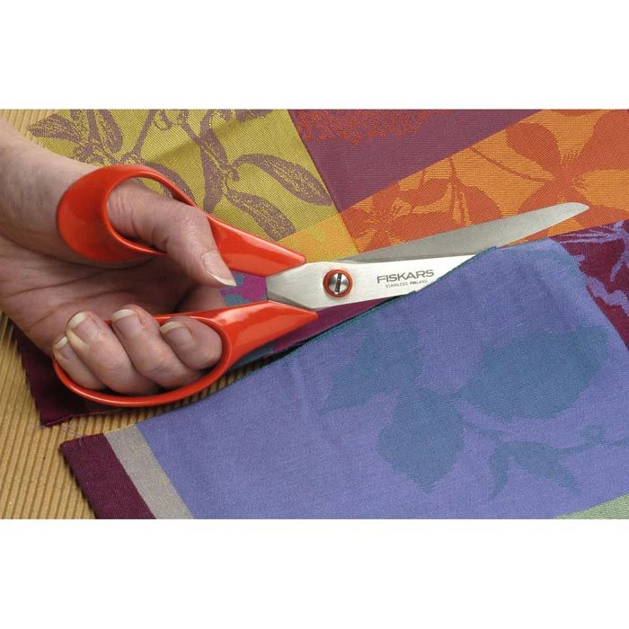 Fiskars Büroschere Classic 1005147, 21 Cm, Universalschere, Rostfrei, Rot 3 Fiskars Büroschere Classic 1005147, 21 Cm, Universalschere, Rostfrei, Rot – Bild 3